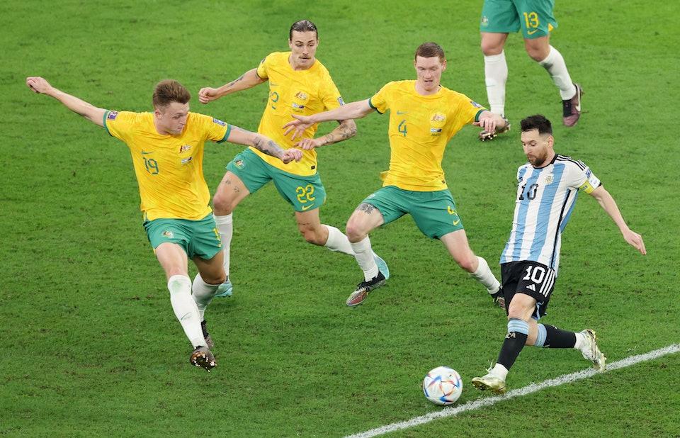 阿根廷vs澳大利亚梅西状态,阿根廷vs澳大利亚梅西晃倒