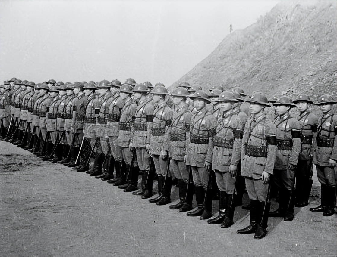 1949年，蒋介石退守台湾，是谁在背后出的主意？又为何会选定台湾