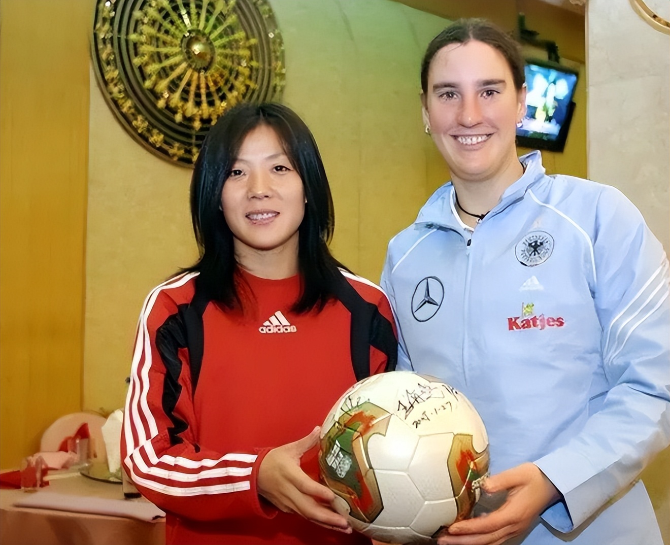 2018年，43岁的前女国脚张欧影患癌离世，临终前的生活凄惨落寞