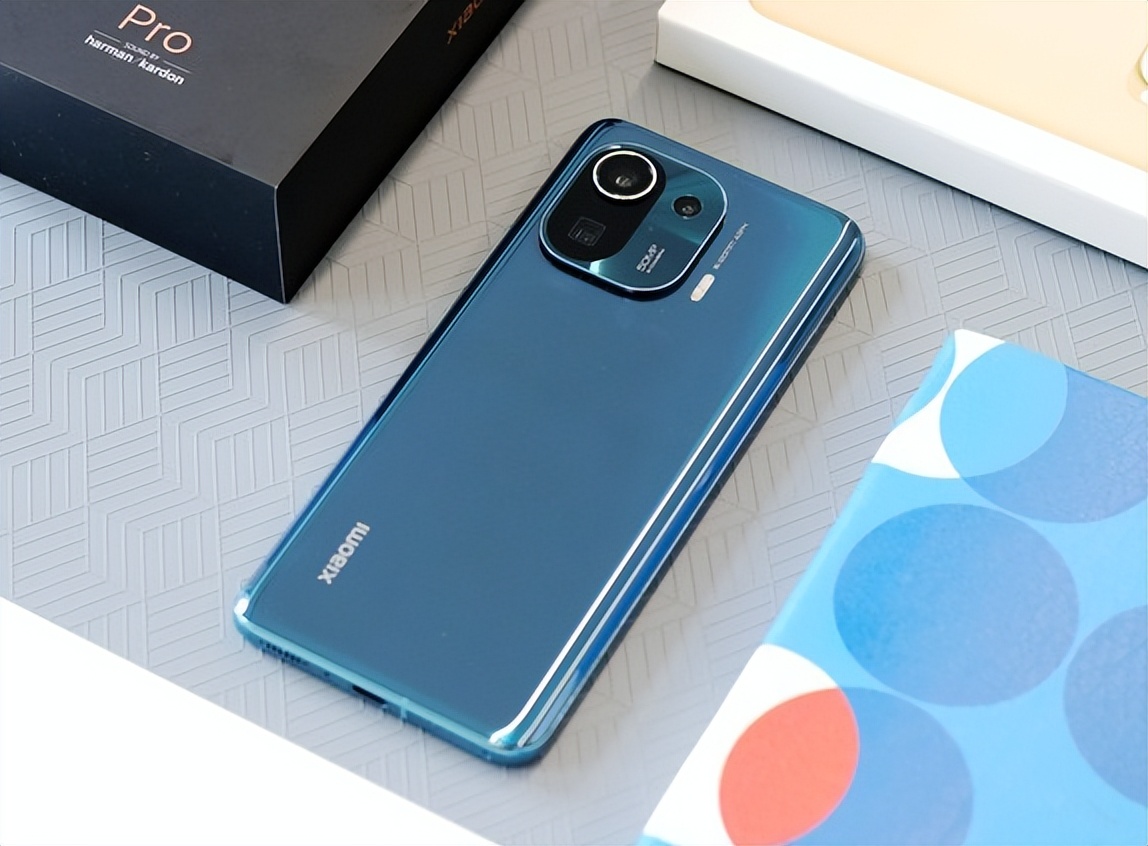 用了两年的小米一点也不卡顿,用了小米换苹果感觉不习惯