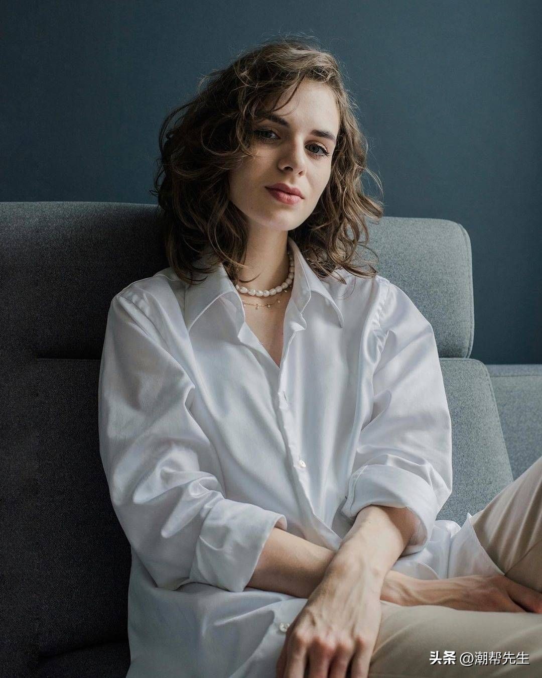 怎么戴珍珠显得不老气,穿什么衣服搭配珍珠更显高级