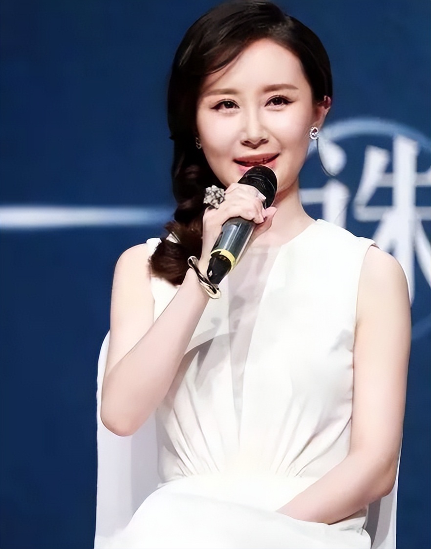 整容过度垮脸的女星,整容失败的蛇精脸女演员