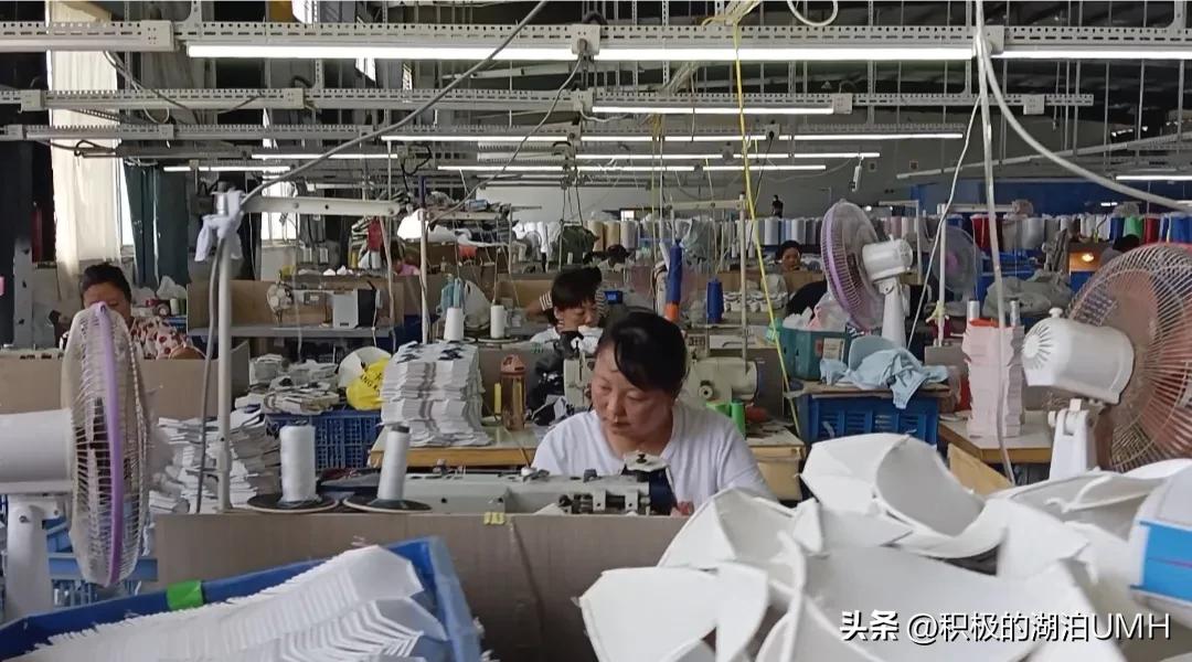 小小足球追梦,小小足球放大梦想