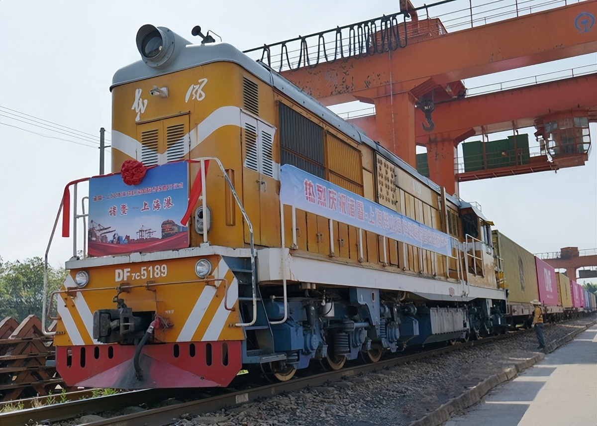 诸暨至上海洋山港海铁联运班列线路开通