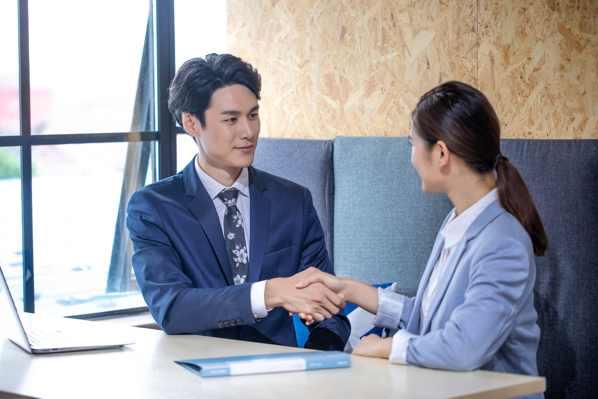 人性化管理和制度化管理问题,牢记管理十个要点让管理更高效