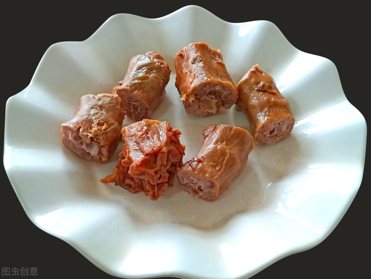 卖鸭脖一年能赚五六十万,小伙卖鸭脖