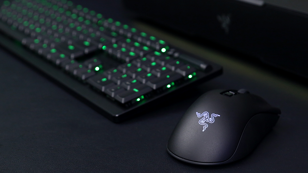 雷蛇protypeultra和噬魂金蝎哪个好,雷蛇噬魂金蝎键盘普通版