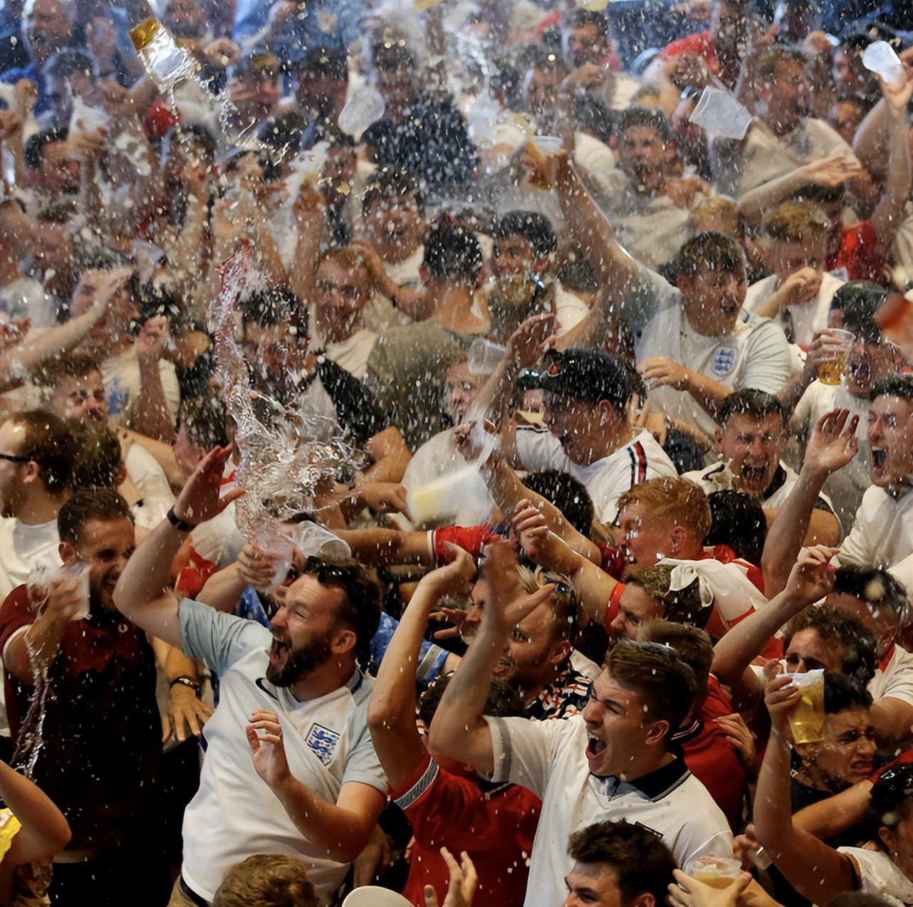 卡塔尔世界杯场馆内外禁酒，国际足联主席：球迷没酒能活下去