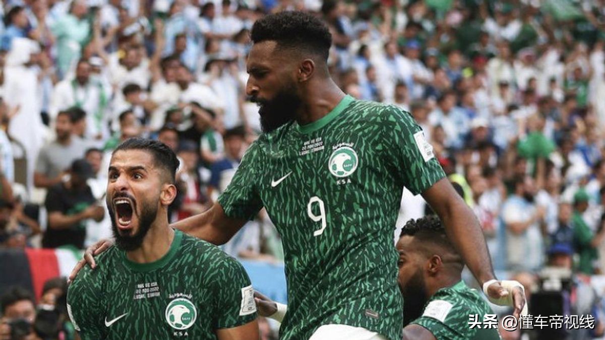 沙特足球一人一辆劳斯莱斯,曝沙特奖励球员每人一台劳斯莱斯