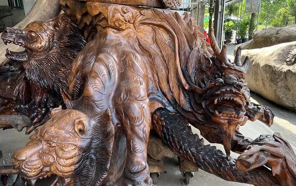 小伙用1200买烂树根,捡个树根做根雕