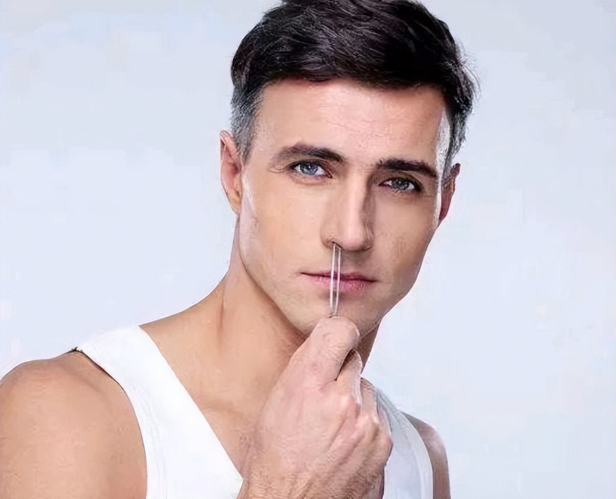 鼻毛经常窜出来的男人会怎样,男士鼻毛窜出来鼻毛旺盛说明什么