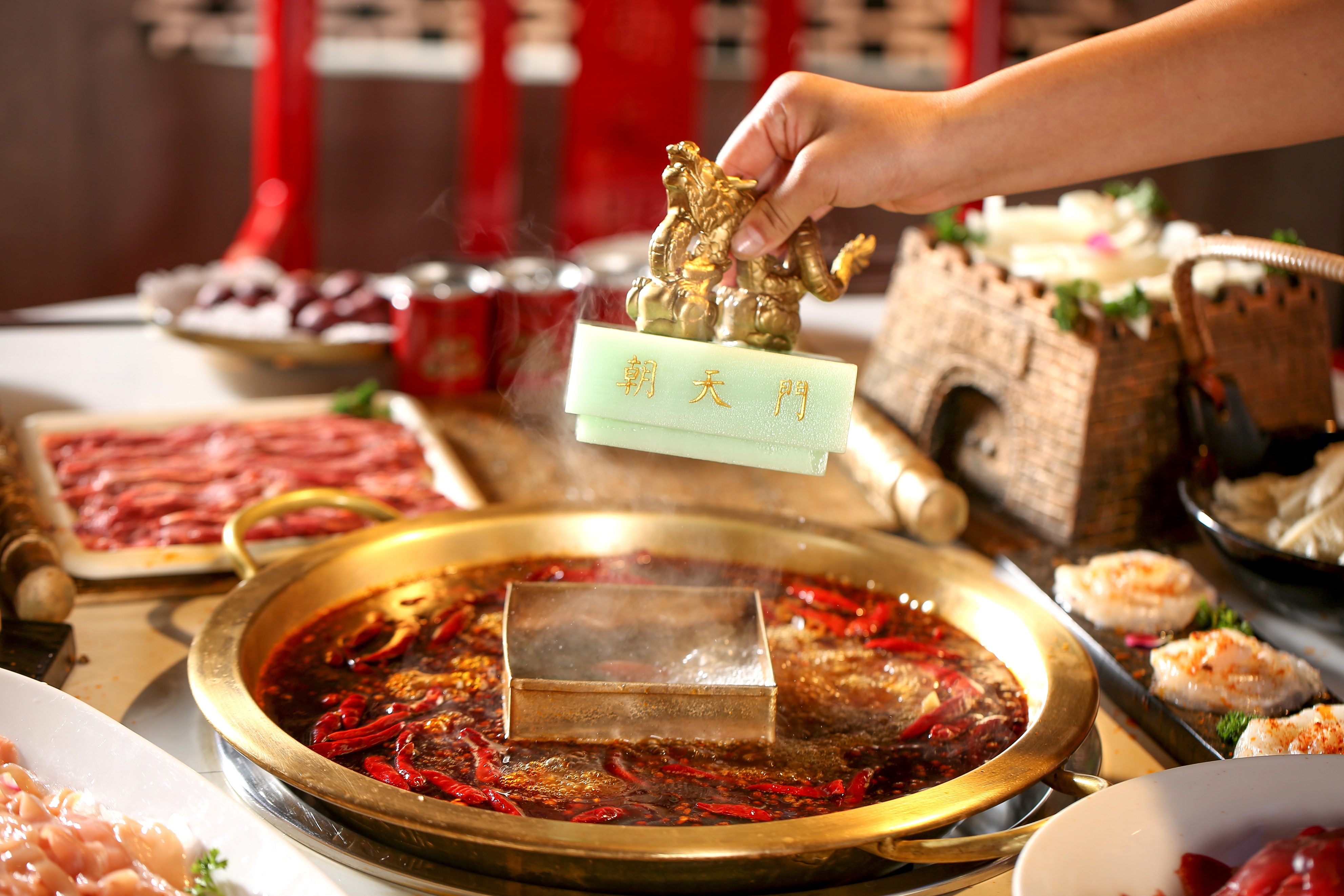 火锅店经营技巧及方法,火锅店门口怎么做吸引注意