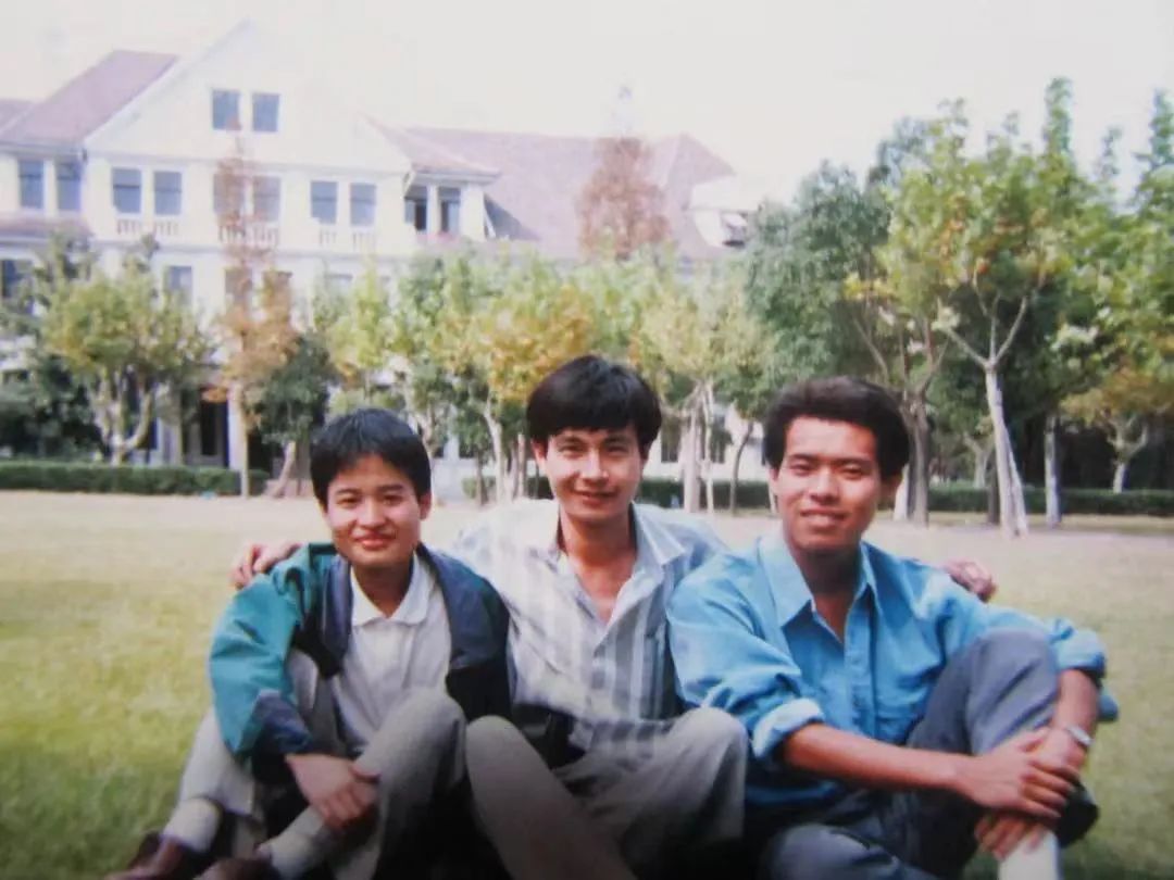 令人难忘的老师800字初中作文,难忘的语文老师