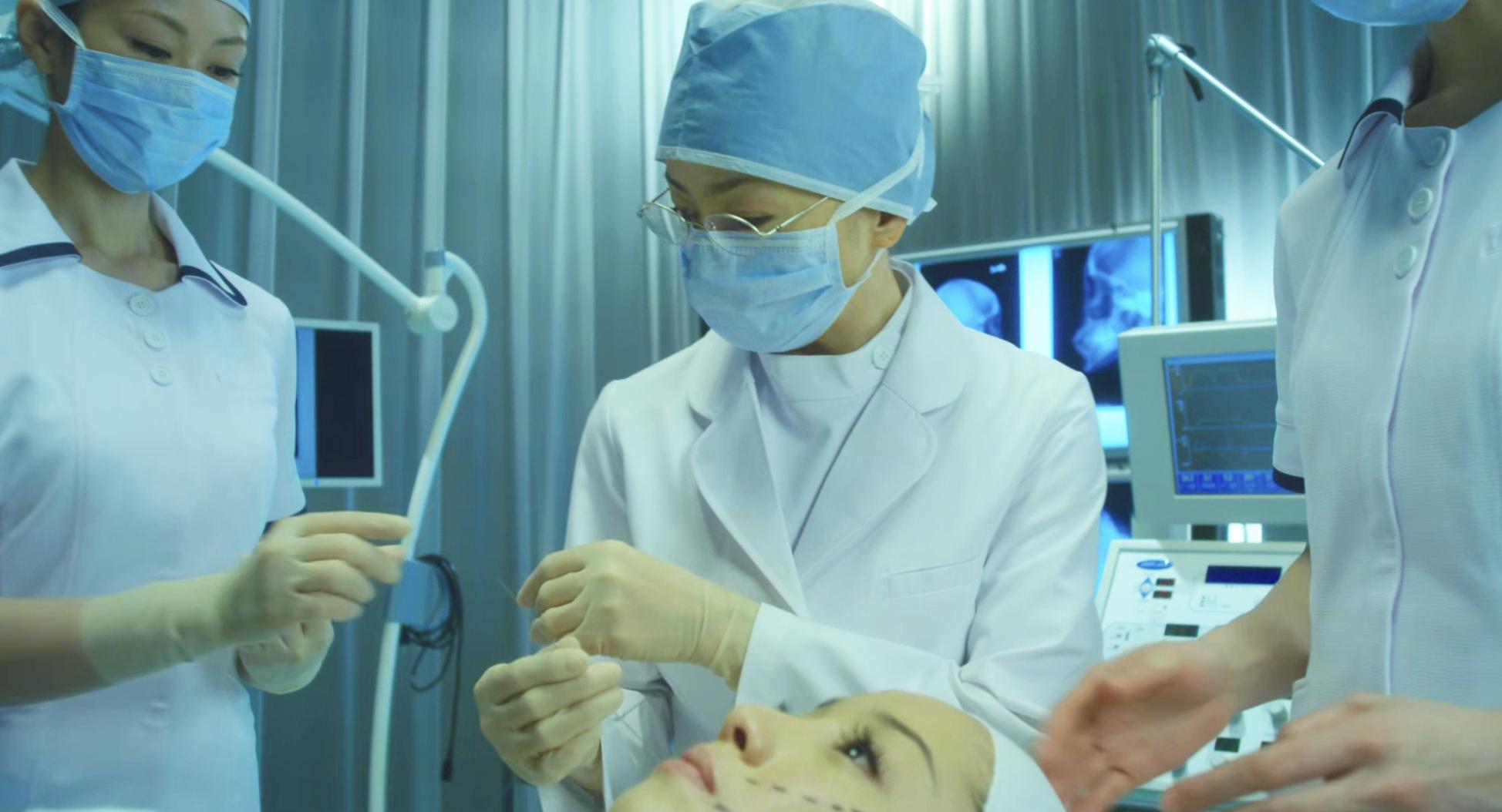 “国民初恋”一脱再脱，日本人的畸形审美，被这片展现得淋漓尽致