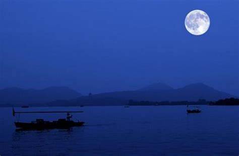 李白最霸气的诗望庐山,李白最霸气的一首诗七言绝句