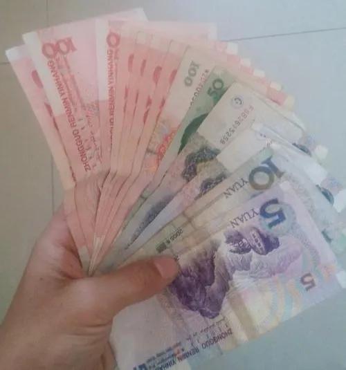 使用现金支付利于哪些公司,使用现金还是手机支付