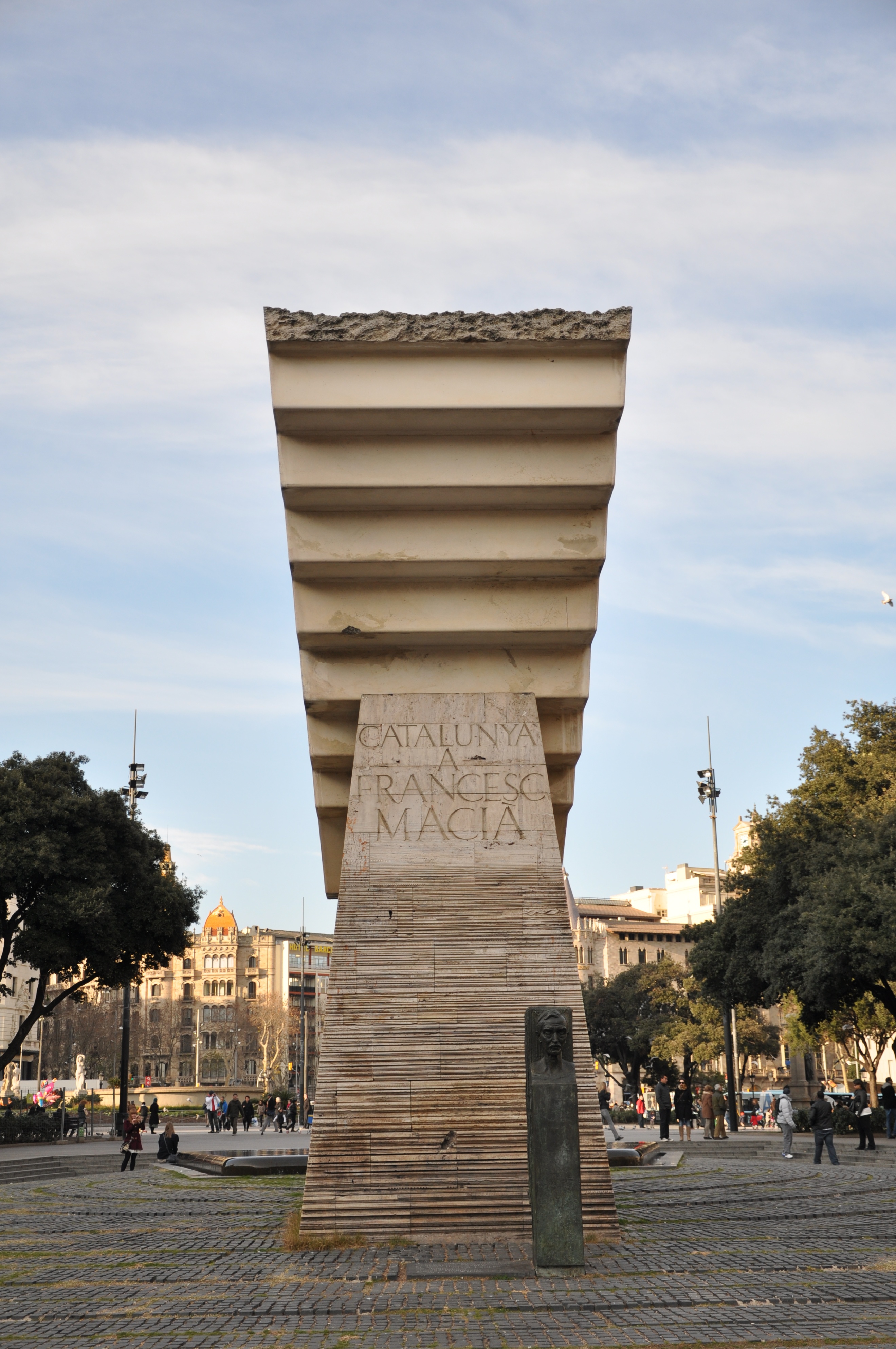 巴塞罗那高迪的作品,巴塞罗那建筑师高迪