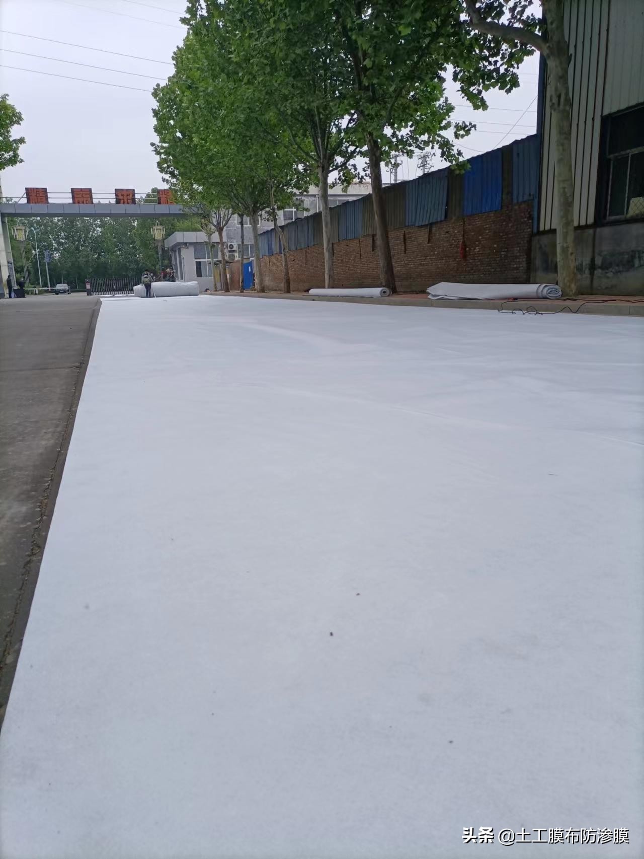 如何让复合土工膜发挥好防渗效果,土工膜和防渗膜是一个东西吗