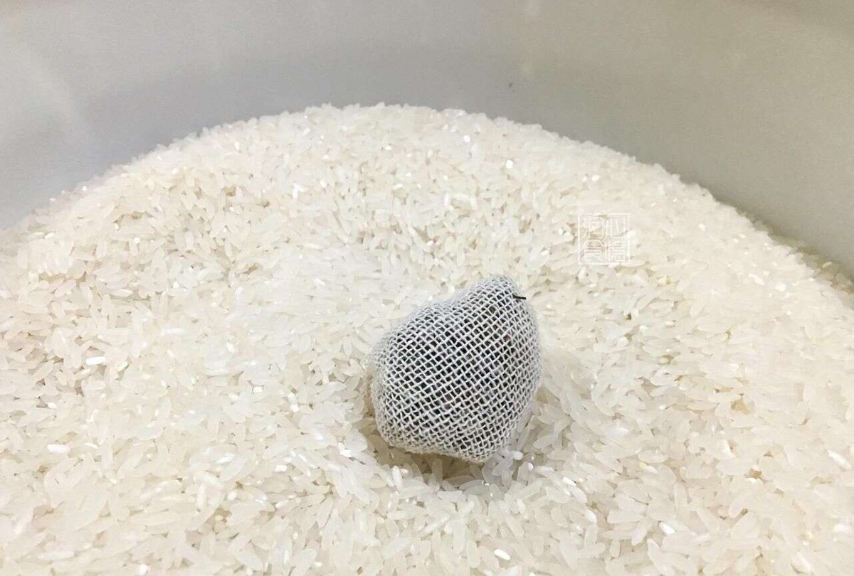 成袋的大米怎样预防生虫,大型粮仓怎么防止大米生虫