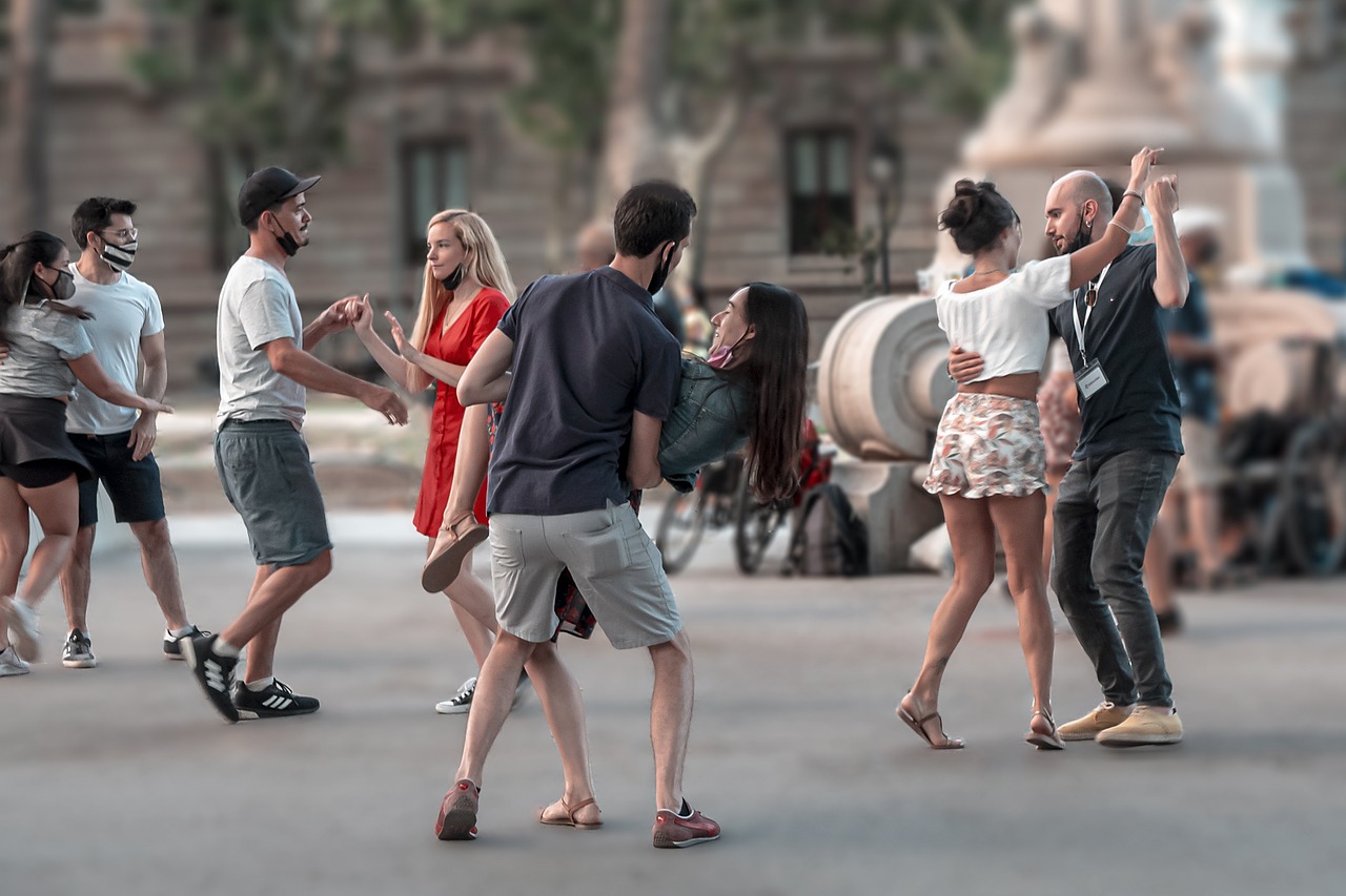 跨越曳步舞,跨越距离曳步舞慢动作分解