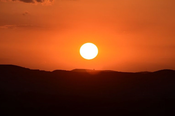 李商隐有争议诗,李商隐夕阳无限好只是近黄昏解释