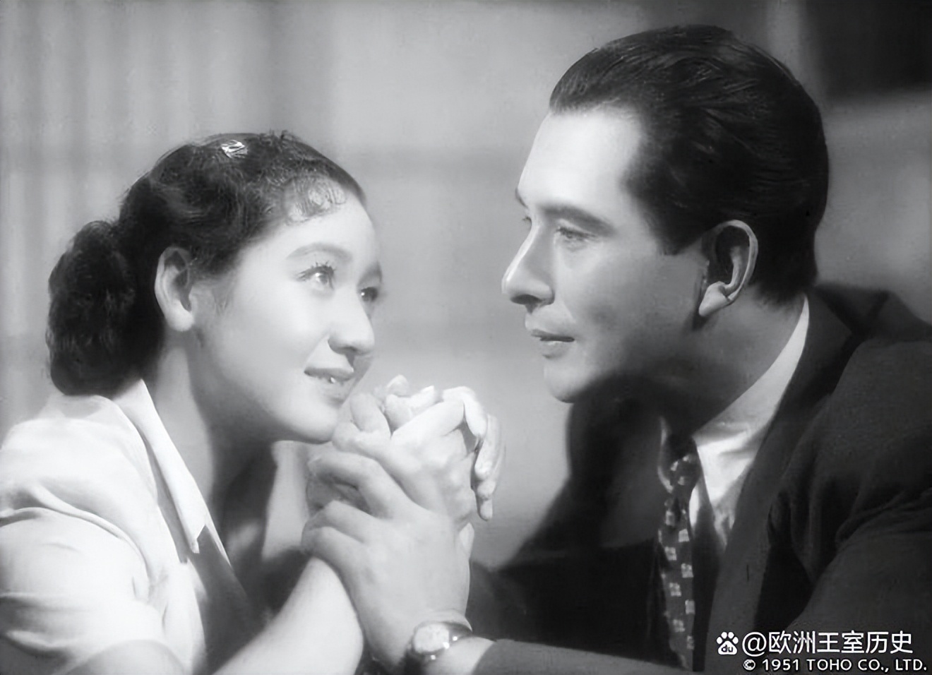 他是昭和时代的*男美**子，无滤镜无美颜，颜值妥妥的校草