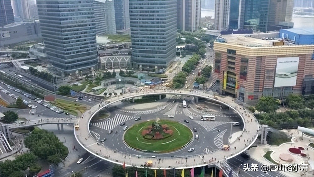 浦东商业巨无霸,浦东和浦西的现状