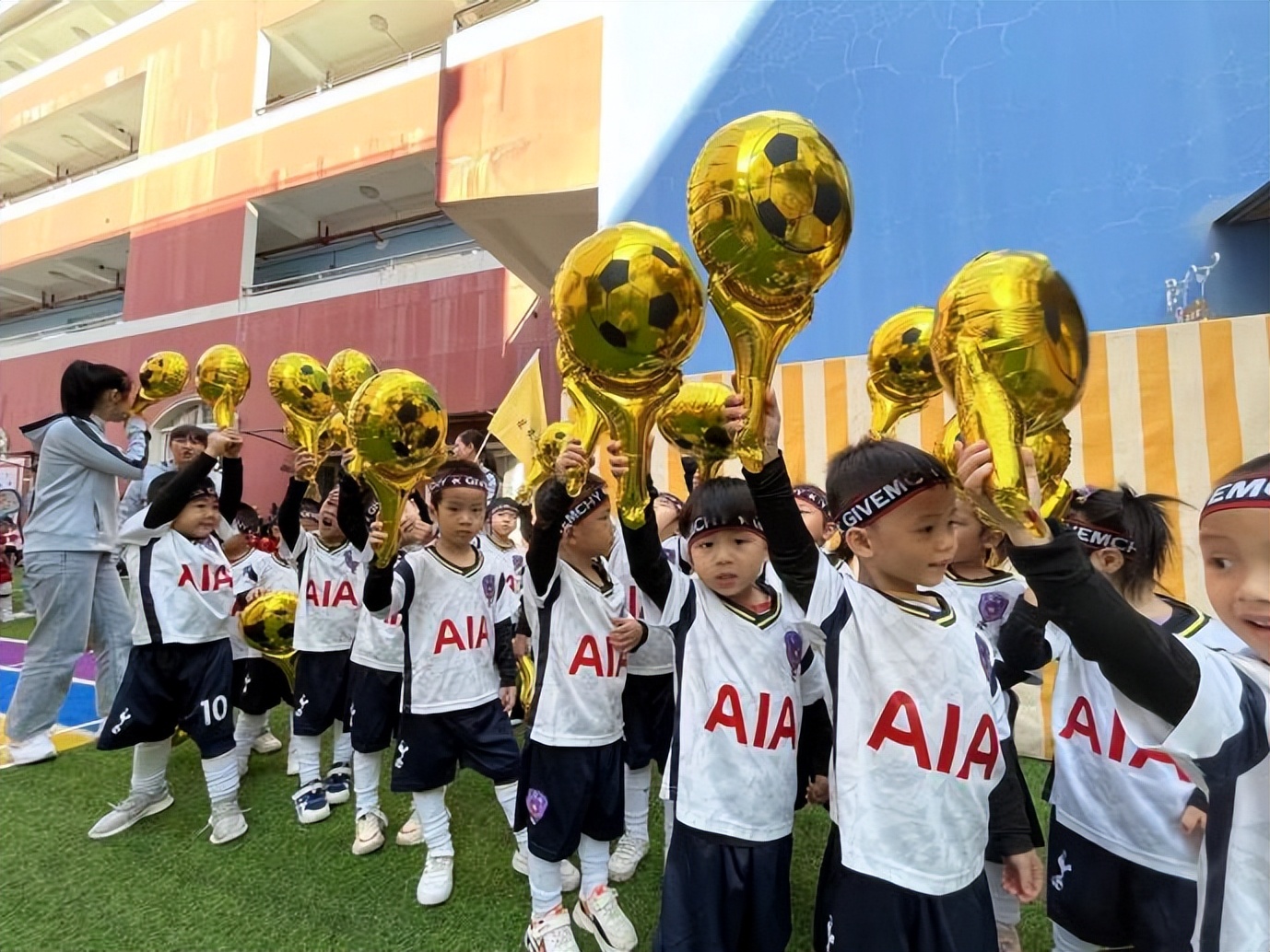 全国足球特色幼儿园创建申报报告,深圳光明凤凰塘家幼儿园