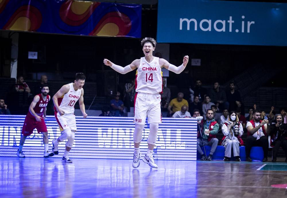 太坏！澳队故意放弃与伊朗比赛，激怒中国球迷：应取消澳队出线权