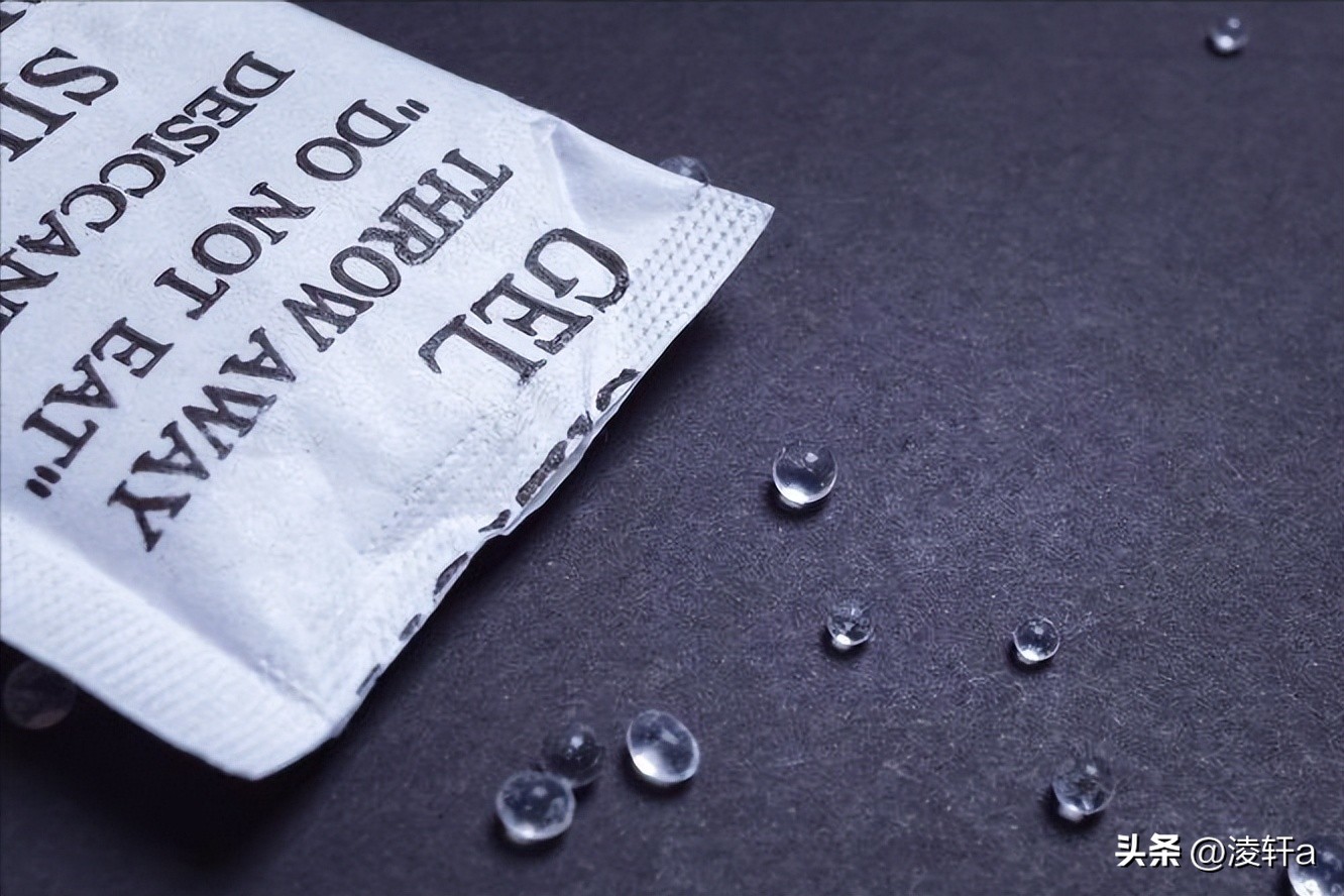 8岁男孩20分钟后眼球融化,男童眼球瞬间被融化