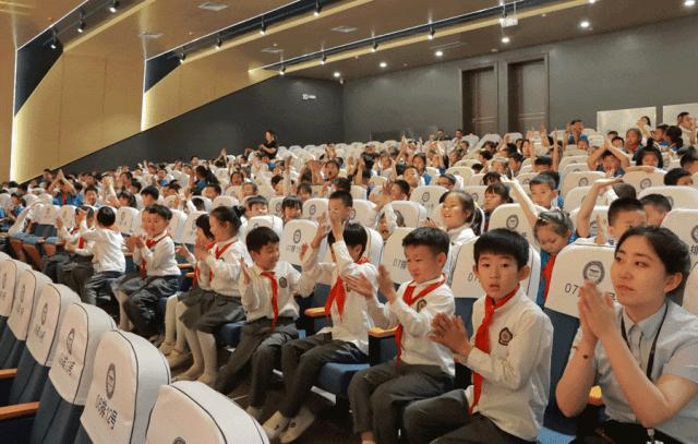 大同市大成双语学校初一18班,大同大成双语学校初一