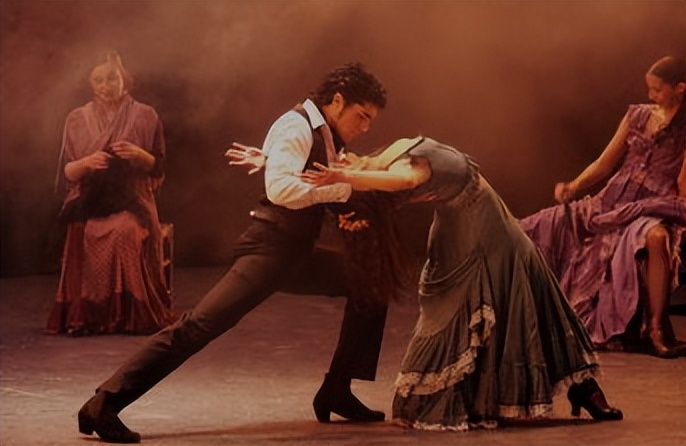 《卡门》与《探戈》：拉康的“镜中之镜”，是一种支离破碎的恐怖