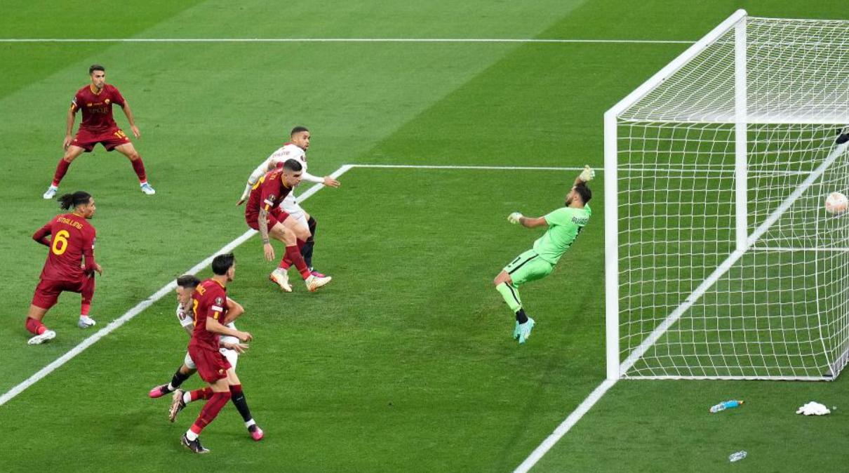 欧联杯曼联遭塞维利亚淘汰,欧联杯决赛裁判被查