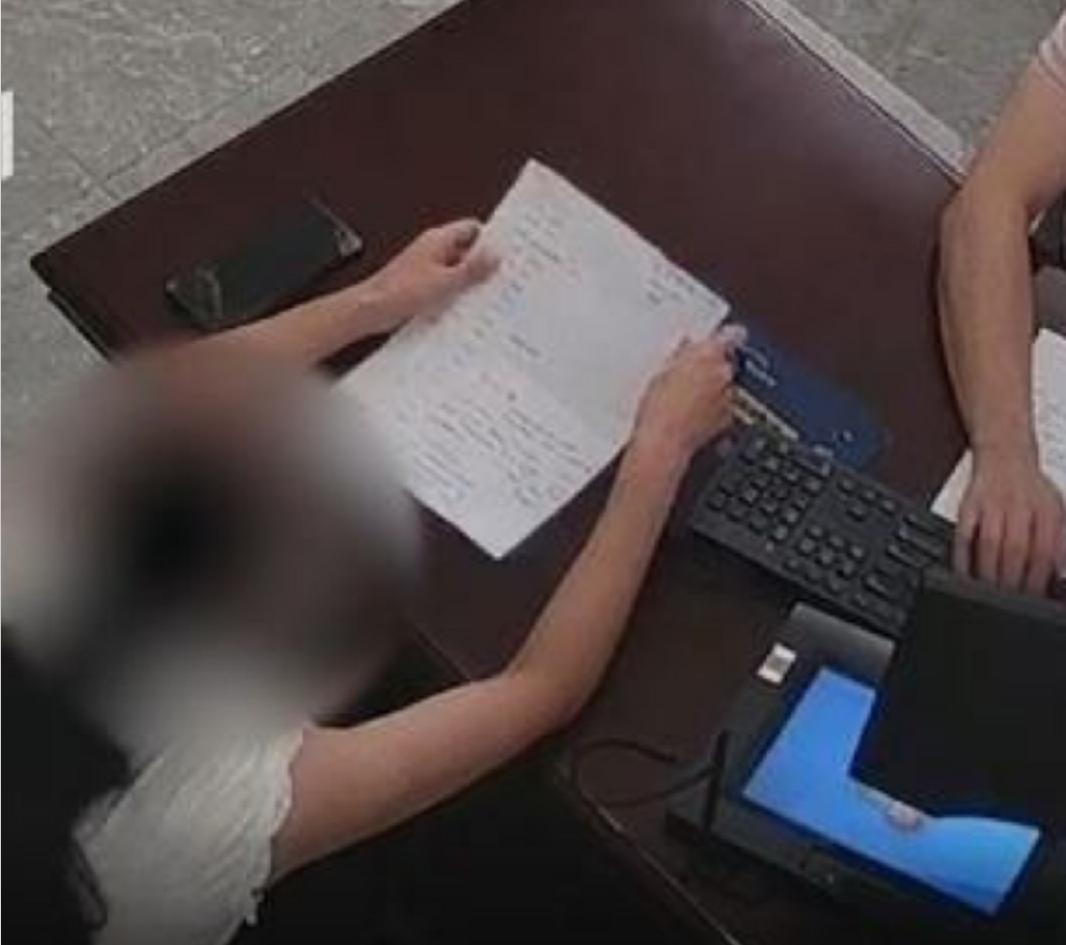 21年女子看男友备注二姐微信，好奇添加，聊天后男友被抓进警局