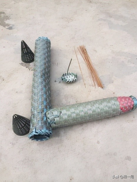 怎样找鳝鱼的洞穴,钓鳝鱼技巧小视频