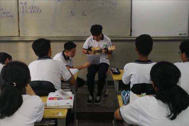 131晚自习前的“5分钟”——学生们的“最期待”