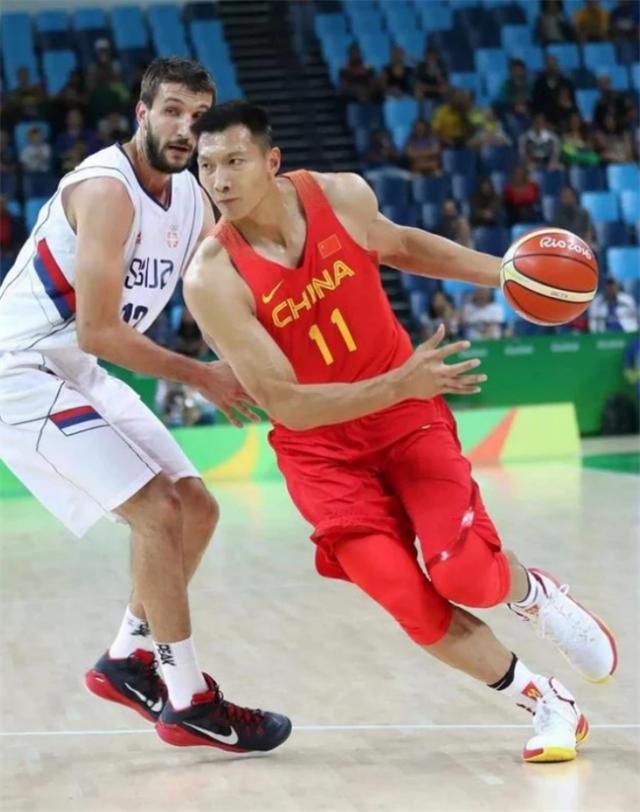 易建联结婚生子了吗,易建联娶双胞胎姐妹是真的吗