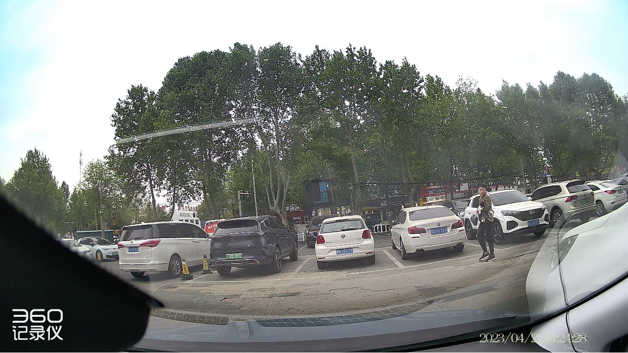 360行车记录仪k580有些什么功能,360行车记录仪k580和g300哪个好