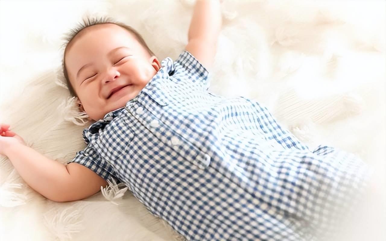 半岁宝宝宁可饿着，也不愿意吃奶，这是为何呢？