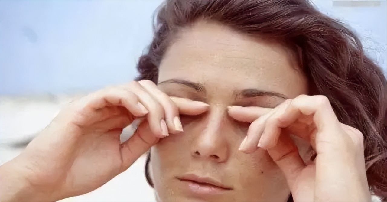 过敏眼睛痒最快的解决方法,季节过敏眼睛痒的快速解决办法