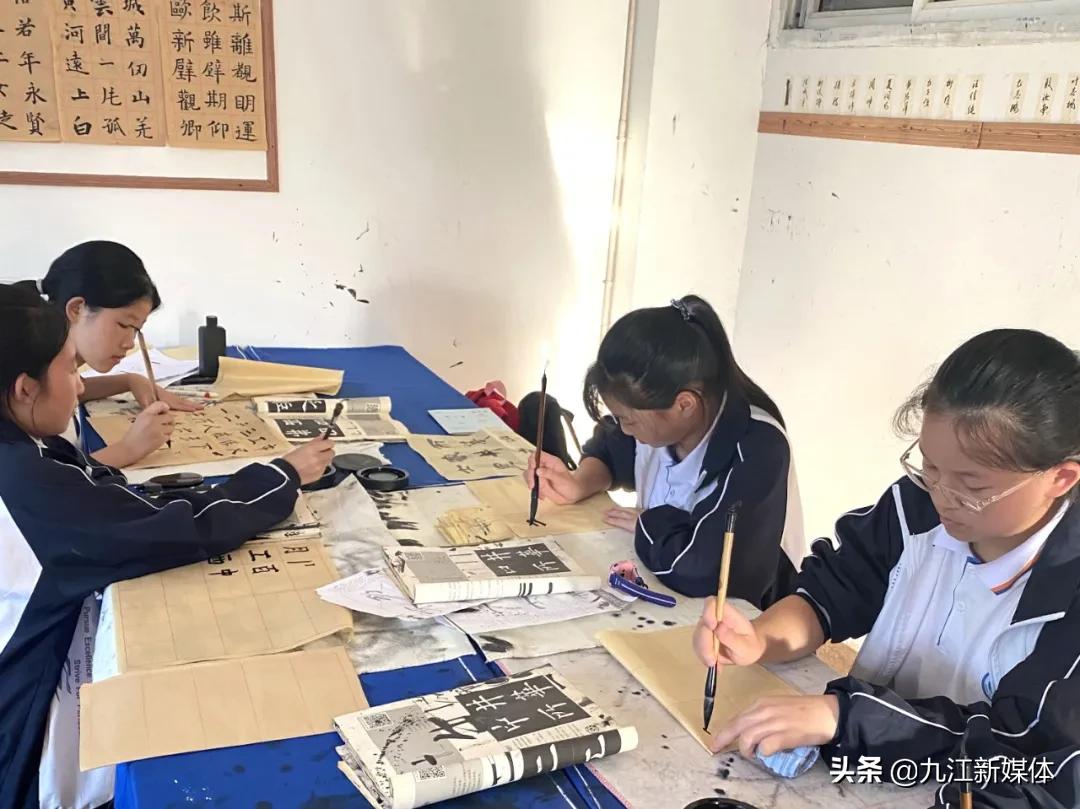 多元发展强实力百米跑道铸辉煌——湖口二中荣获两项“国家二级运动员”称号