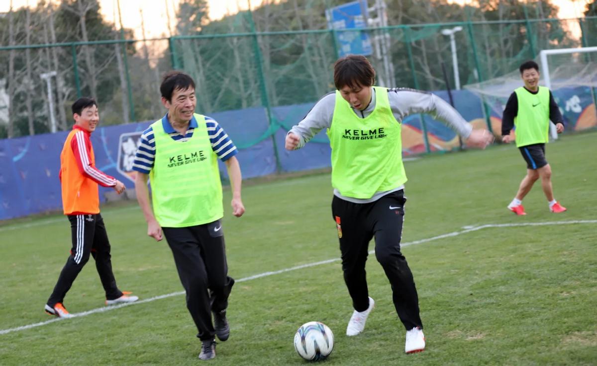 愈演愈烈！李铁家底被扒：9家公司+注资2亿+年薪3千万+美国买豪宅