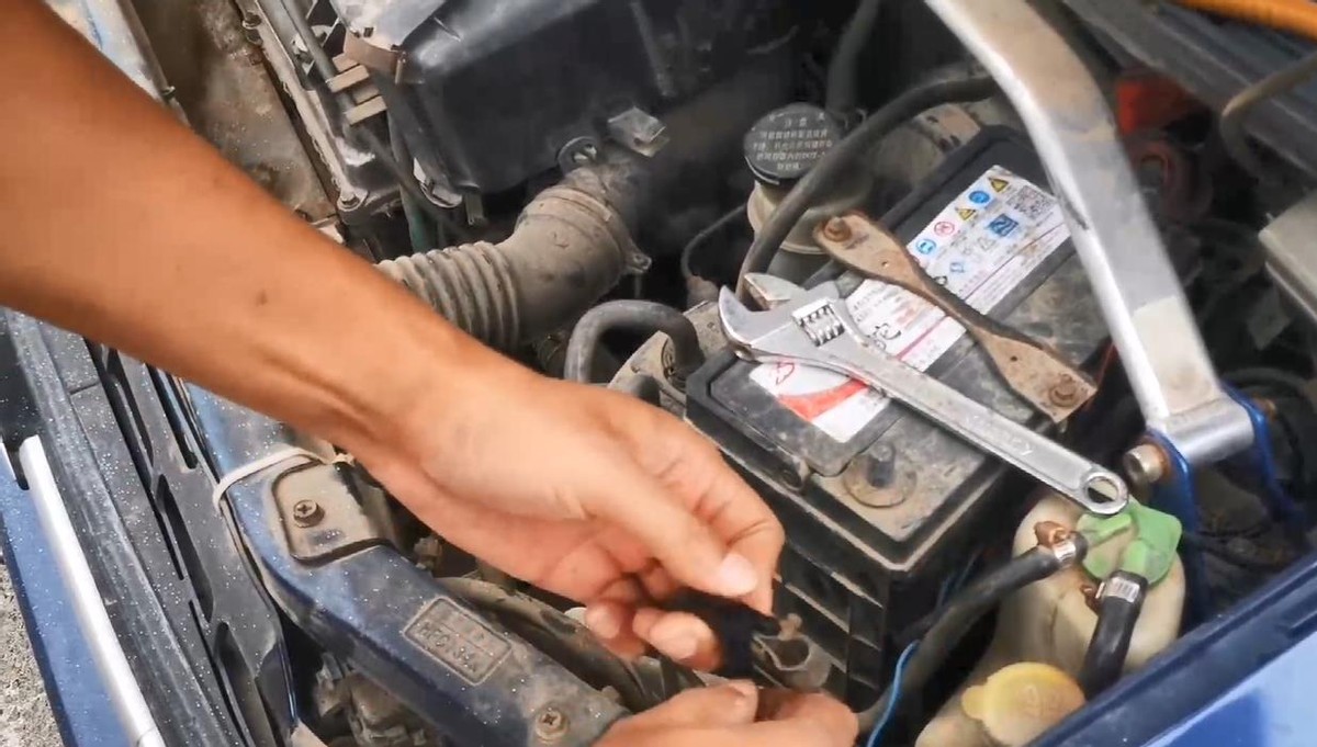 直流发电机和交流发电机原理视频,电动机和发电机的原理和构造区别