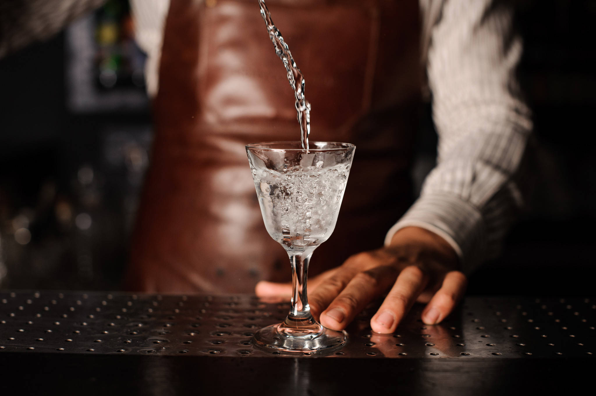 白酒固态法和液态法有什么区别,酱酒是勾兑出来的吗