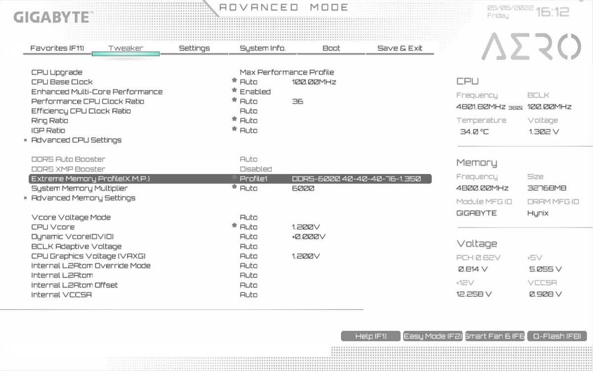 面向高端玩家、可一键超频至6400的技嘉AORUSRGBDDR56000内存条