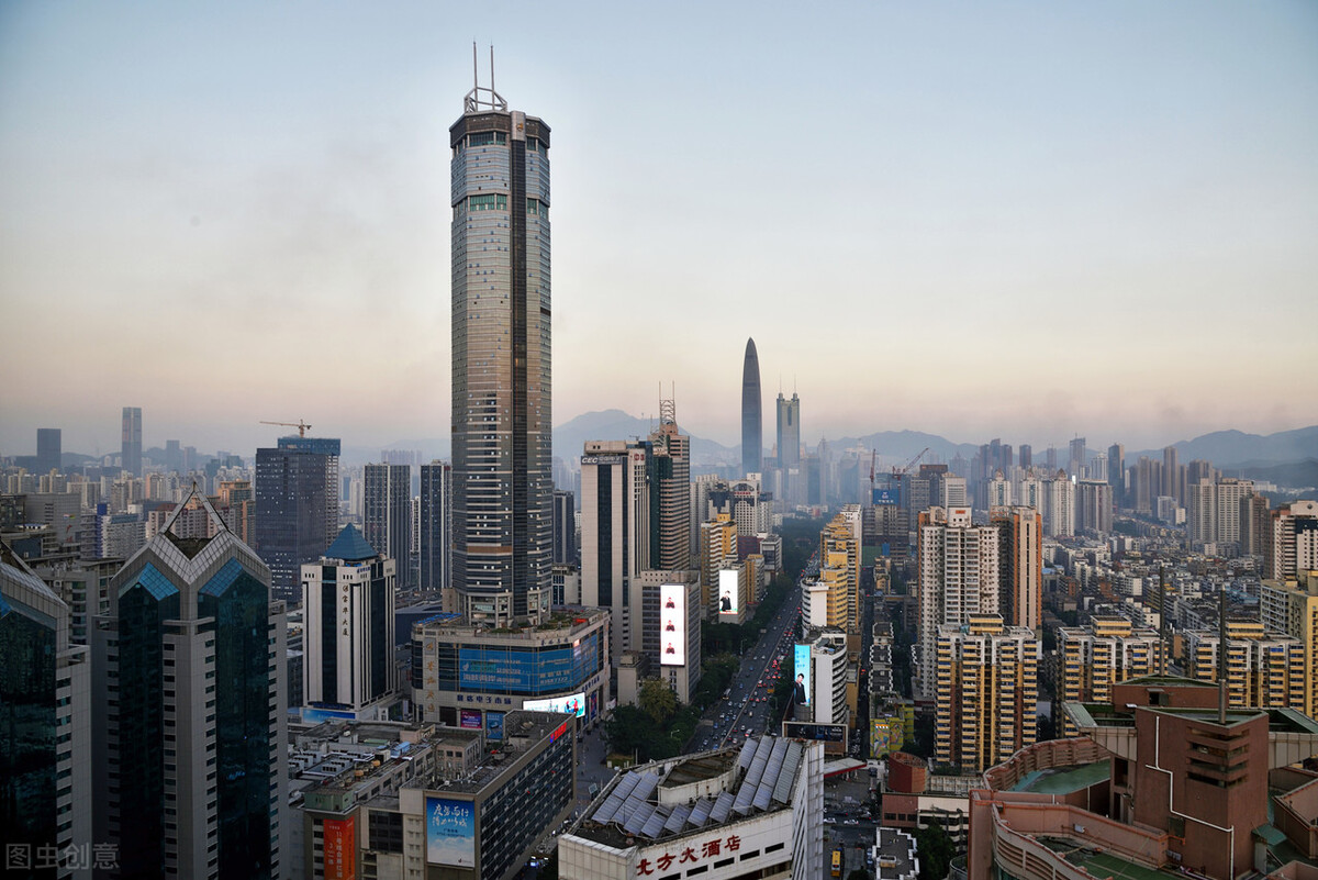 华强北，赛格大厦，女人世界，修电脑，逛街