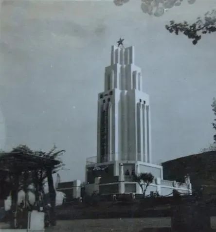 劳动公园的大足球在哪,劳动公园的大足球是干什么的