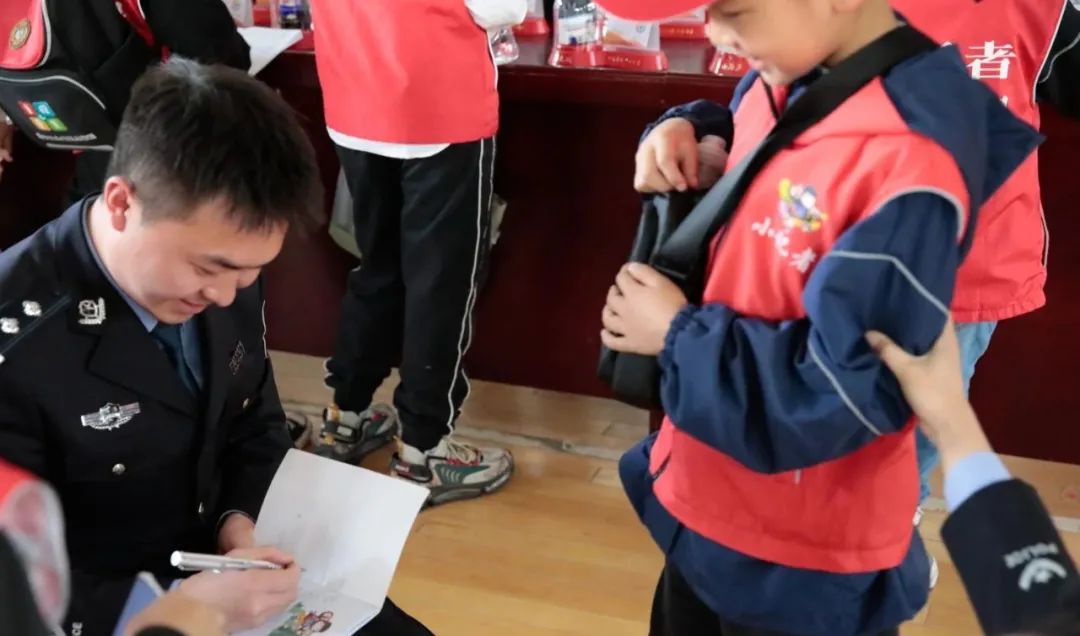 小记者出去研学,小记者10月1日外出研学活动