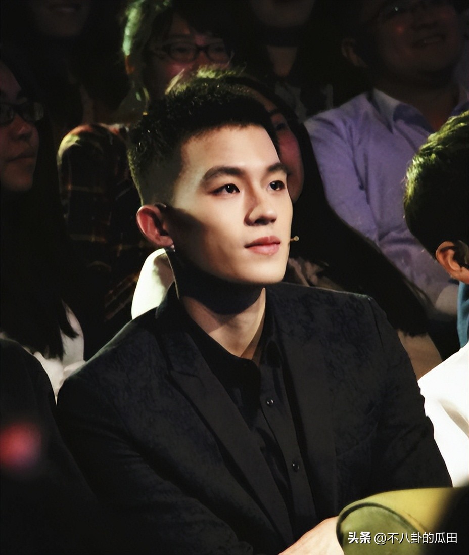 长相成熟棱角分明的帅气男星,年轻时最痞帅的明星男