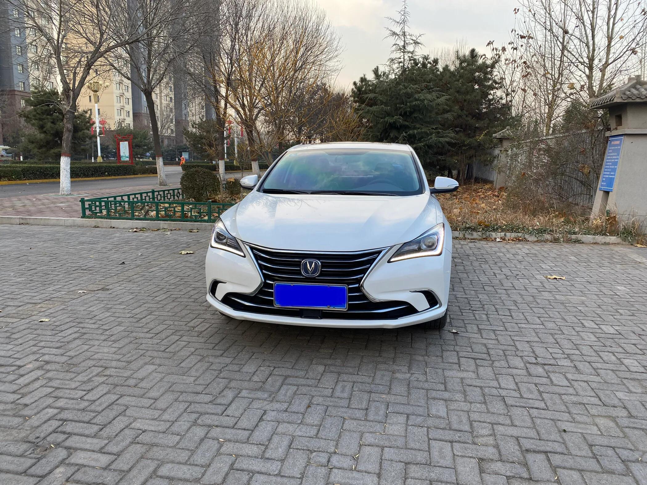 帝豪和逸动plus隔音哪个好,逸动二代u型槽隔音效果